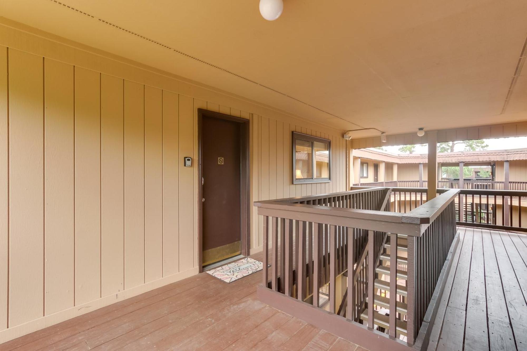 Hilton Head Condo With Balcony And Pool, Walk To Beach Хилтън Хед Айлънд Екстериор снимка