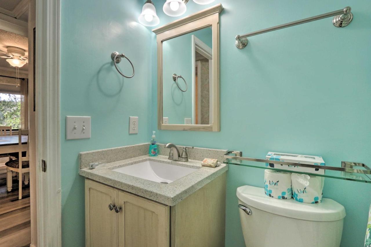 Hilton Head Condo With Balcony And Pool, Walk To Beach Хилтън Хед Айлънд Екстериор снимка